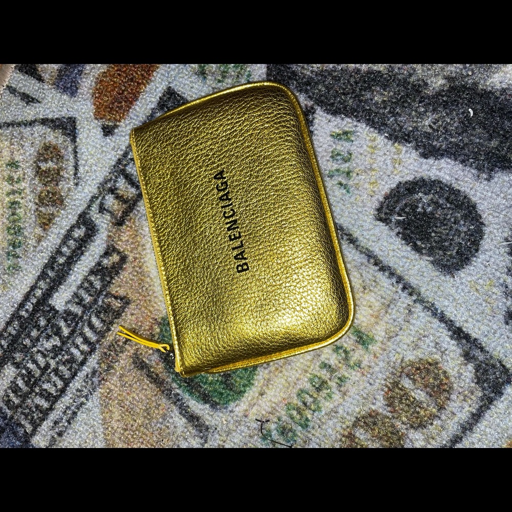 Balenciaga pouch in gold